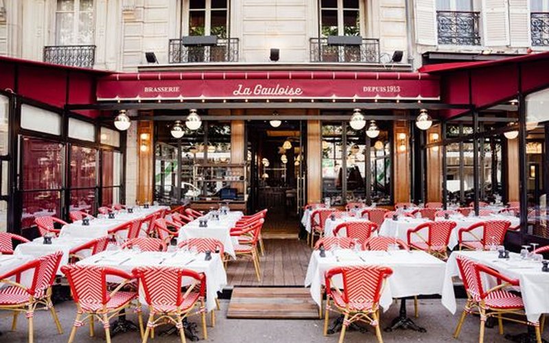 Terrasse de la brasserie La Gauloise, avenue de la Motte-Picquet, Paris 15e